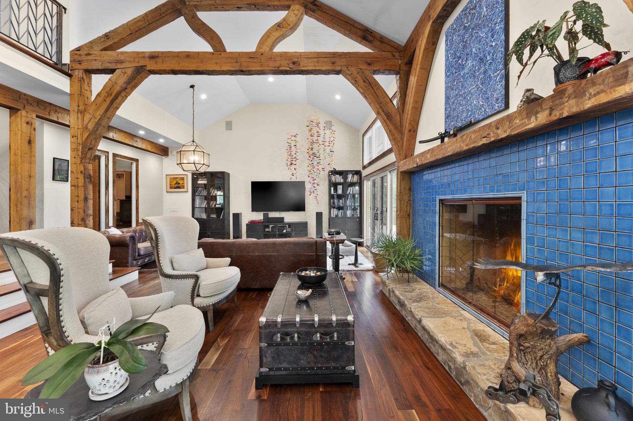 BEAR'S DEN - Residential