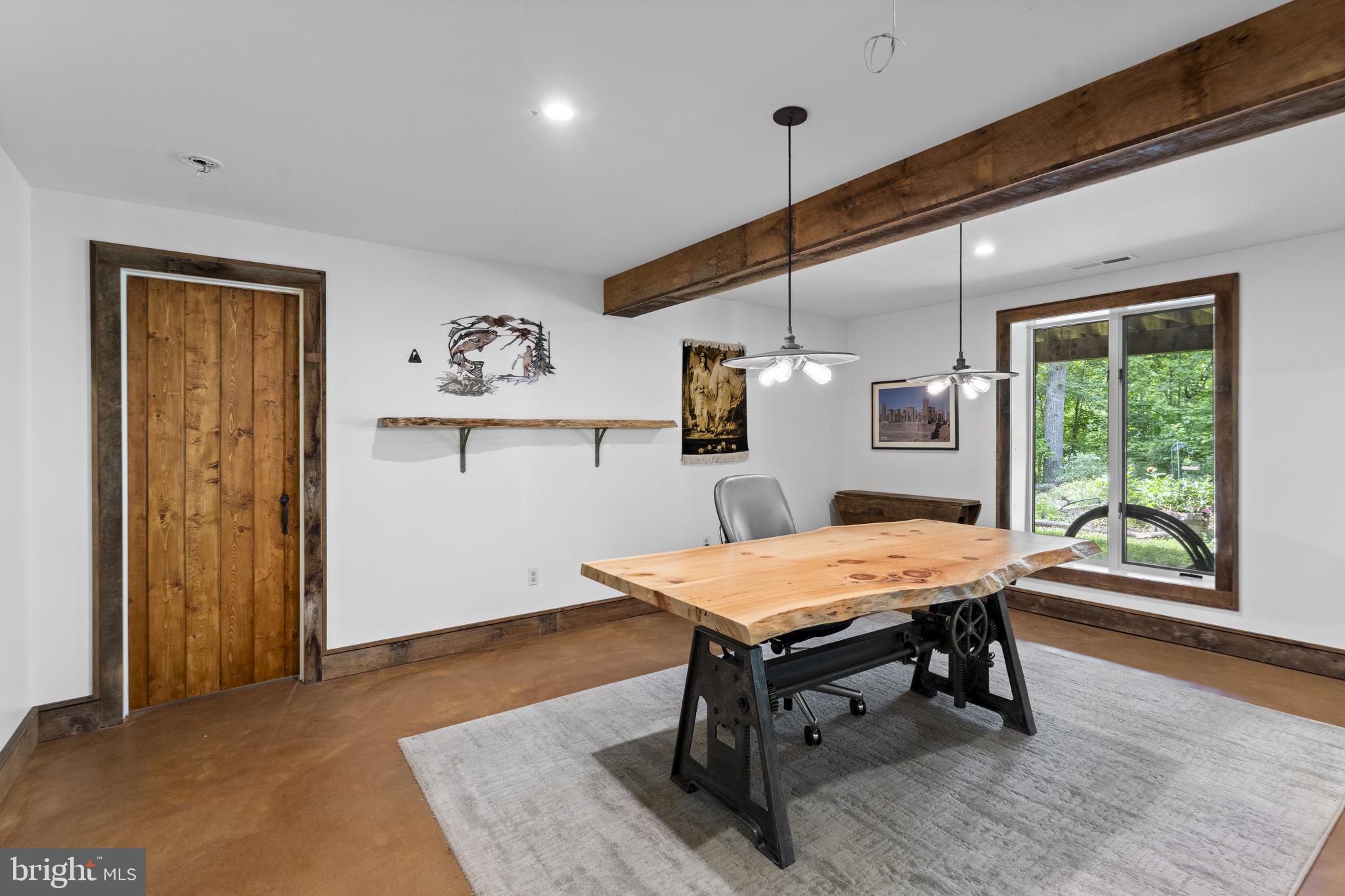 BEAR'S DEN - Residential