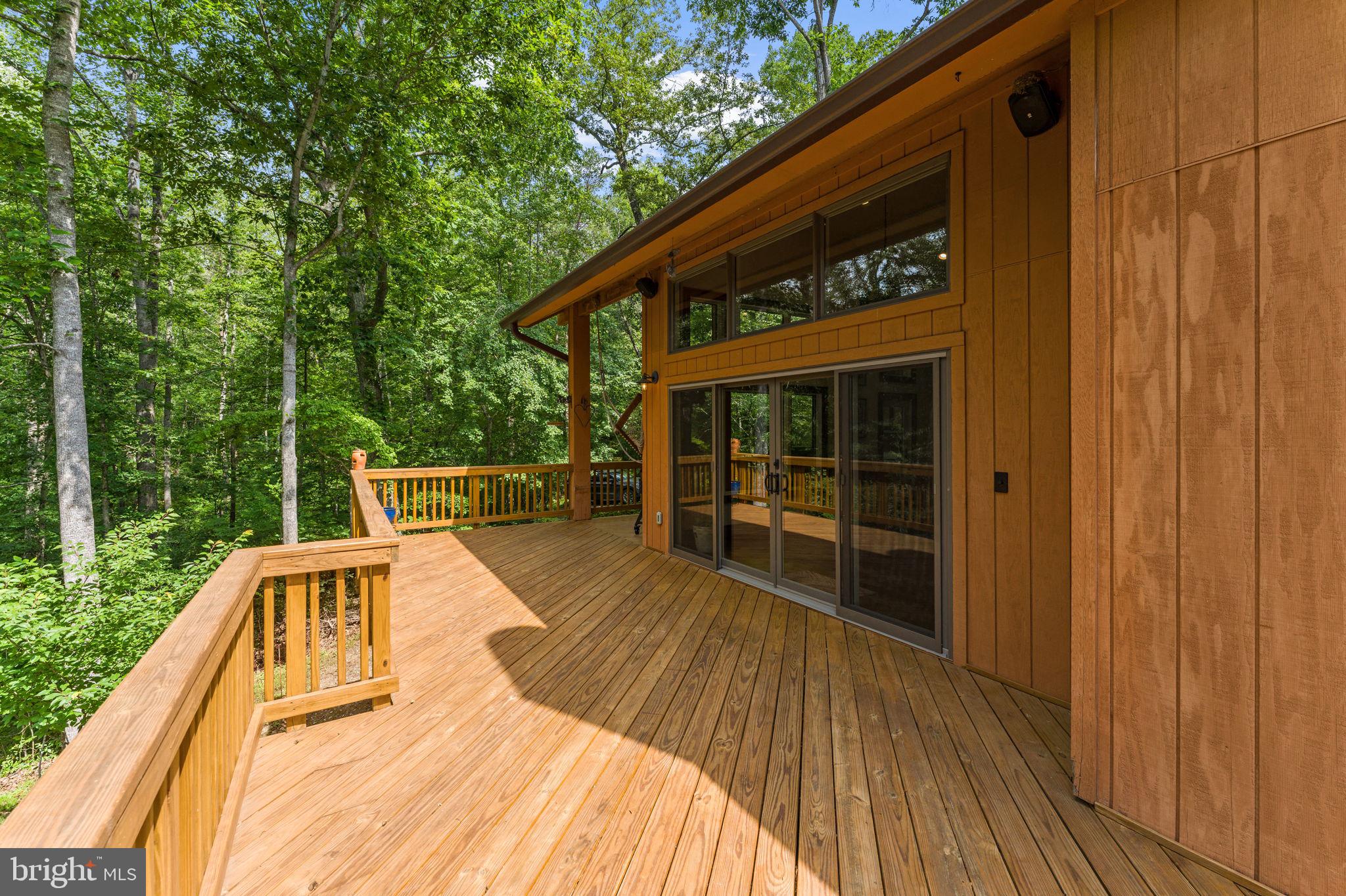 BEAR'S DEN - Residential