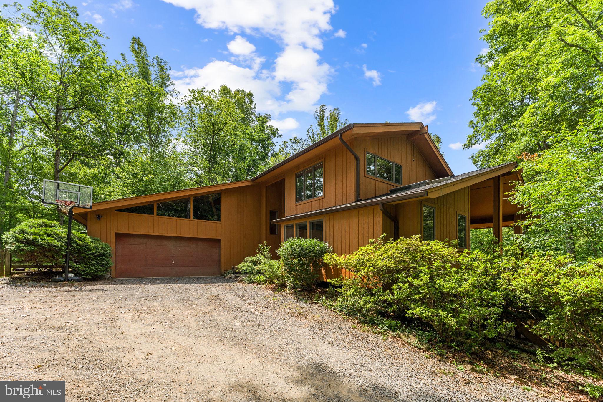 BEAR'S DEN - Residential