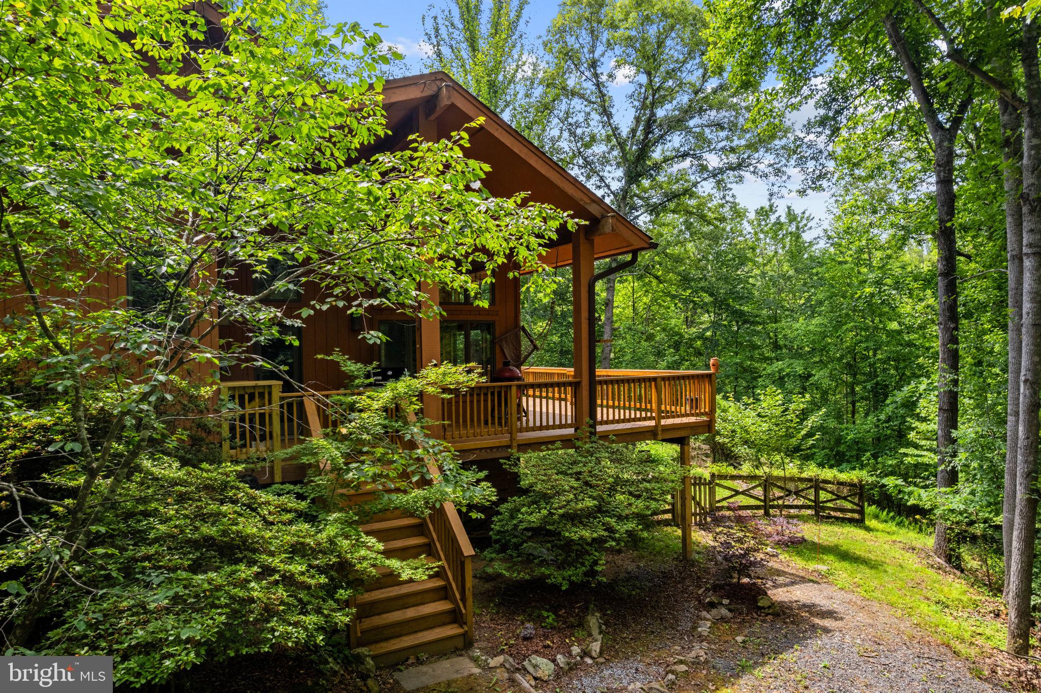 BEAR'S DEN - Residential