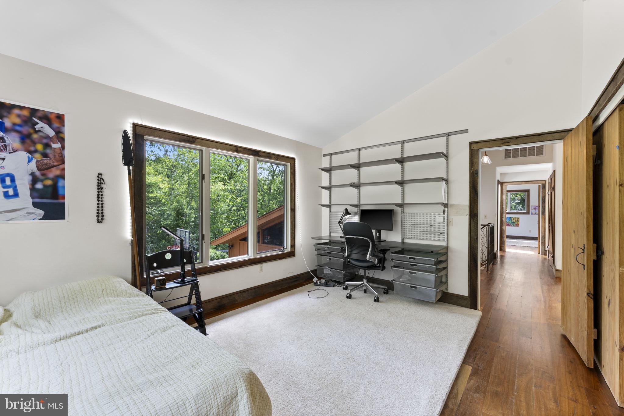 BEAR'S DEN - Residential