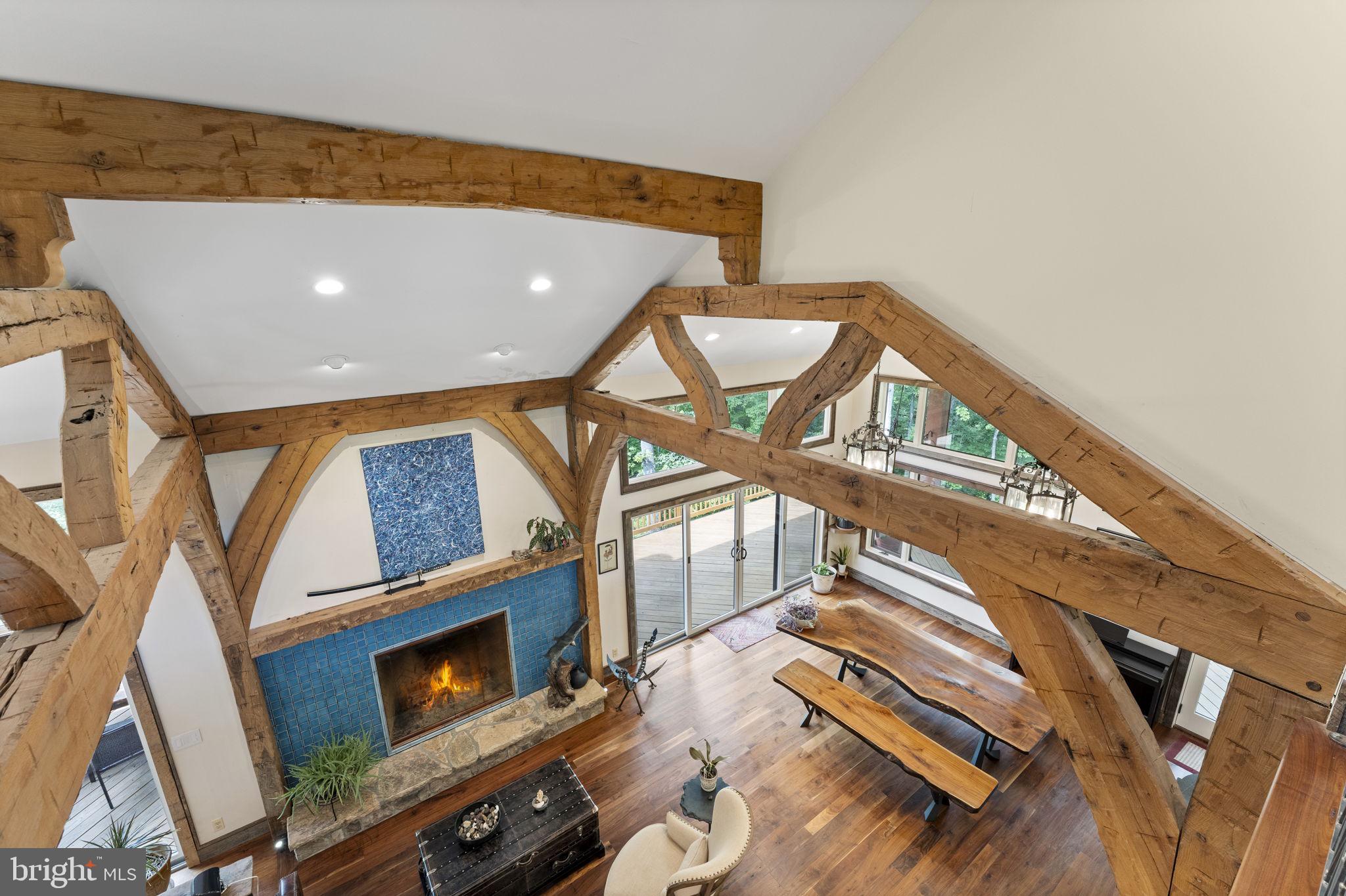 BEAR'S DEN - Residential