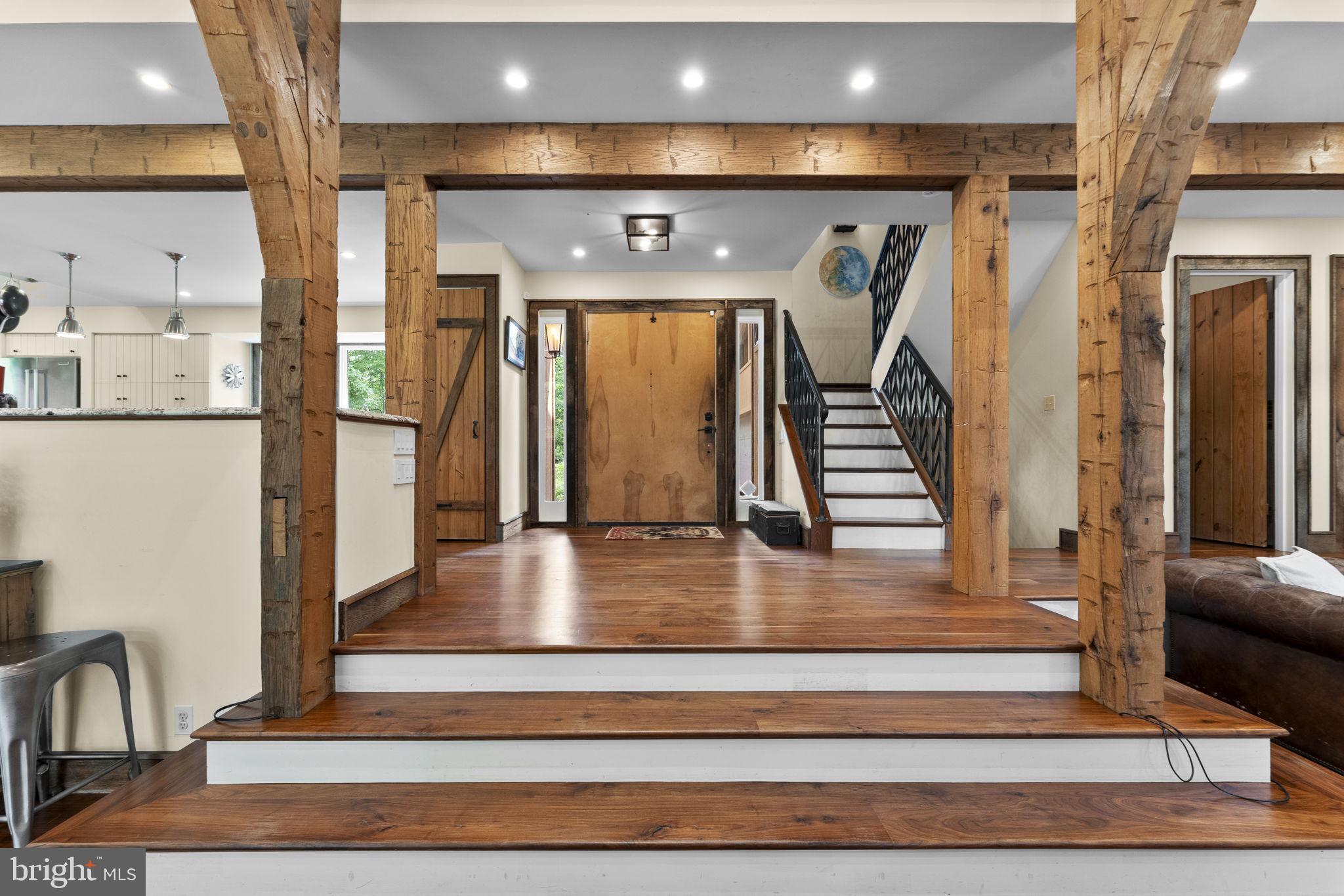 BEAR'S DEN - Residential
