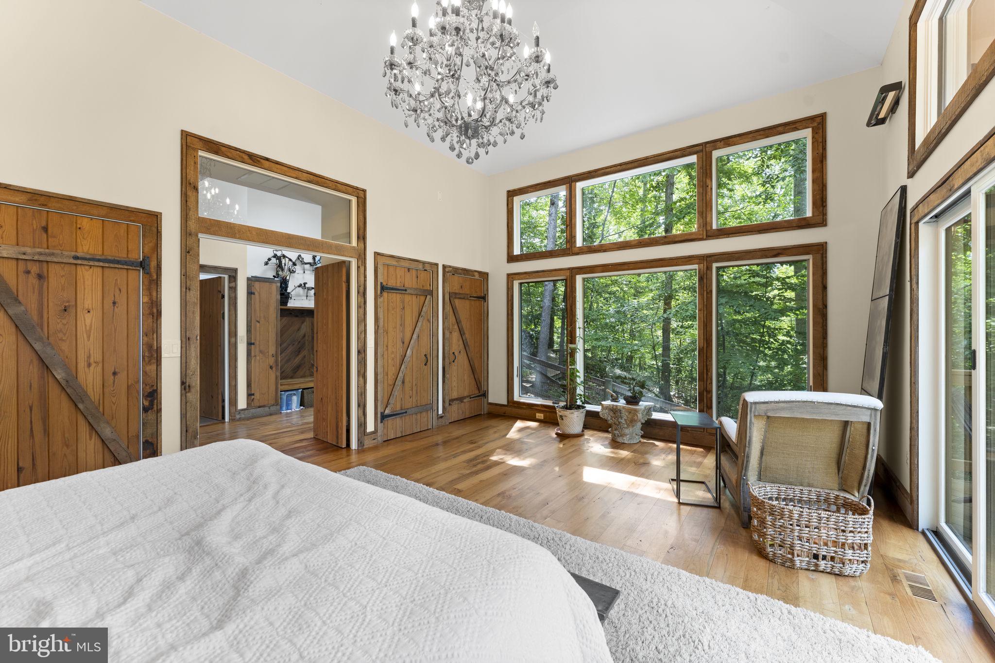 BEAR'S DEN - Residential