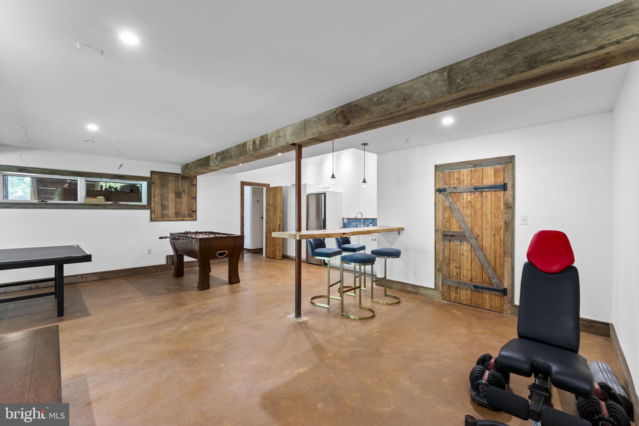 BEAR'S DEN - Residential