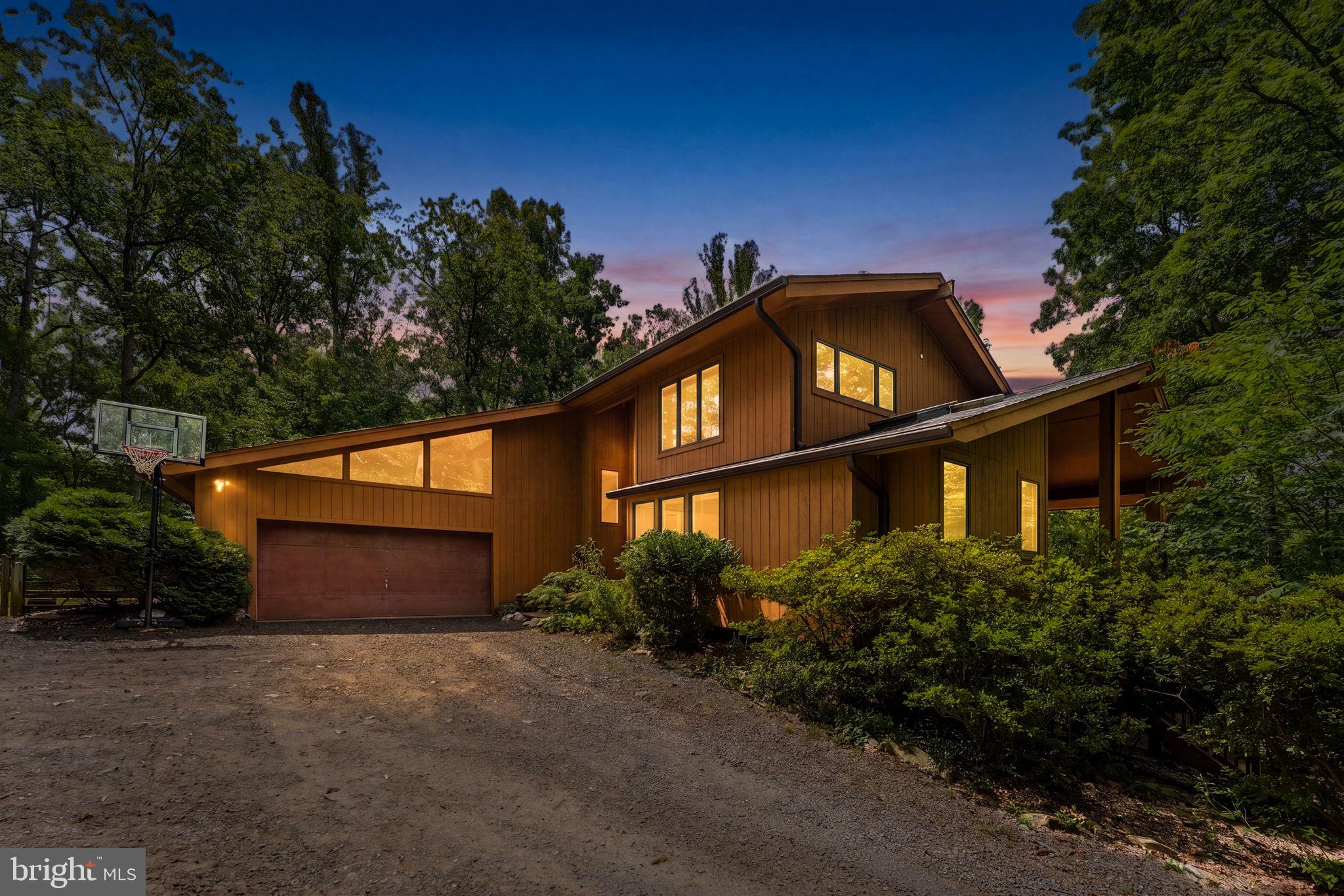 BEAR'S DEN - Residential