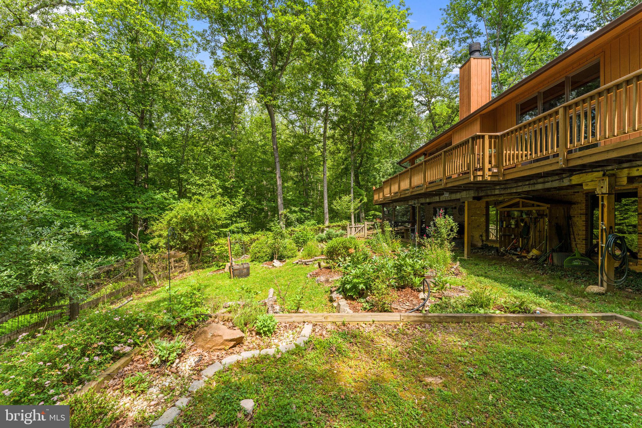 BEAR'S DEN - Residential
