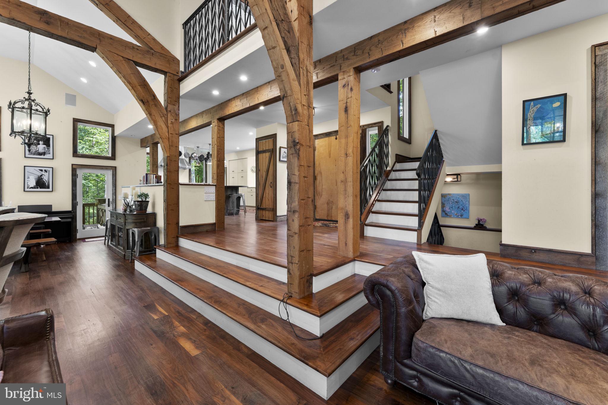 BEAR'S DEN - Residential