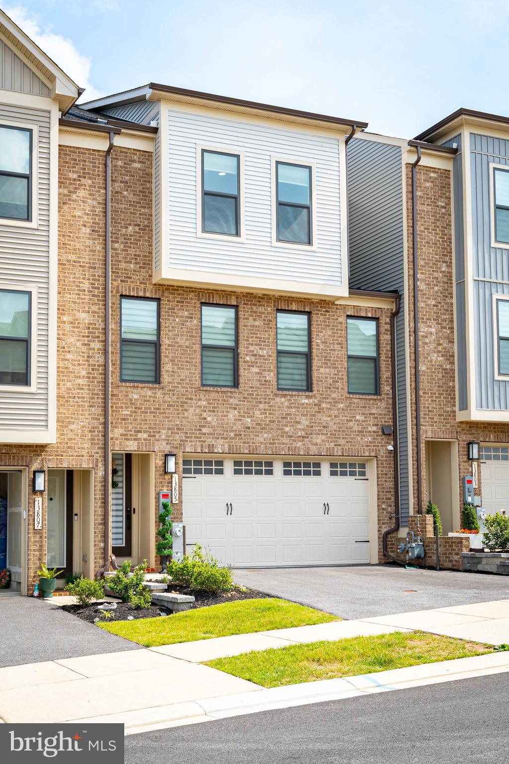 LONGVIEW RIDGE - Residential