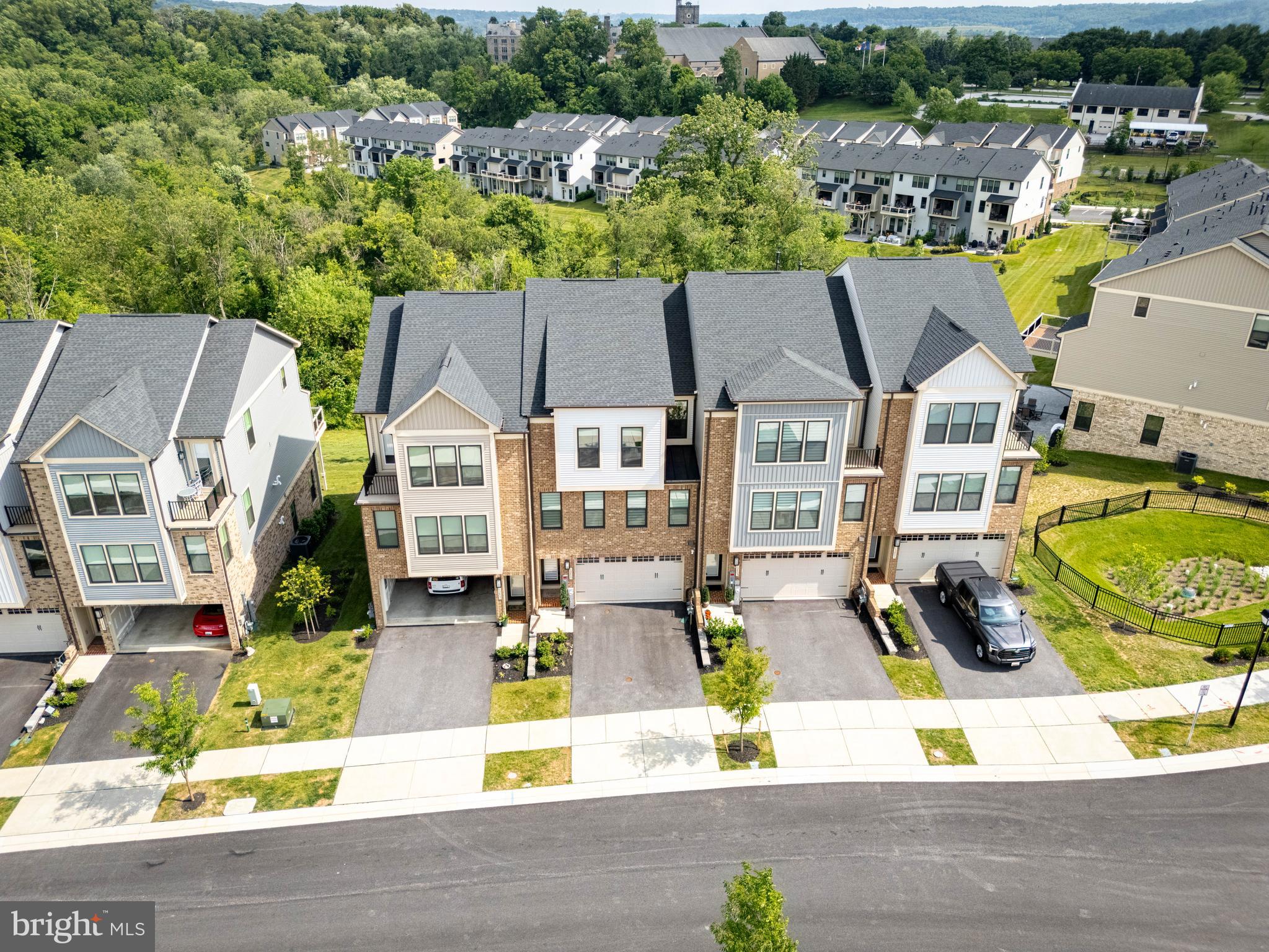 LONGVIEW RIDGE - Residential