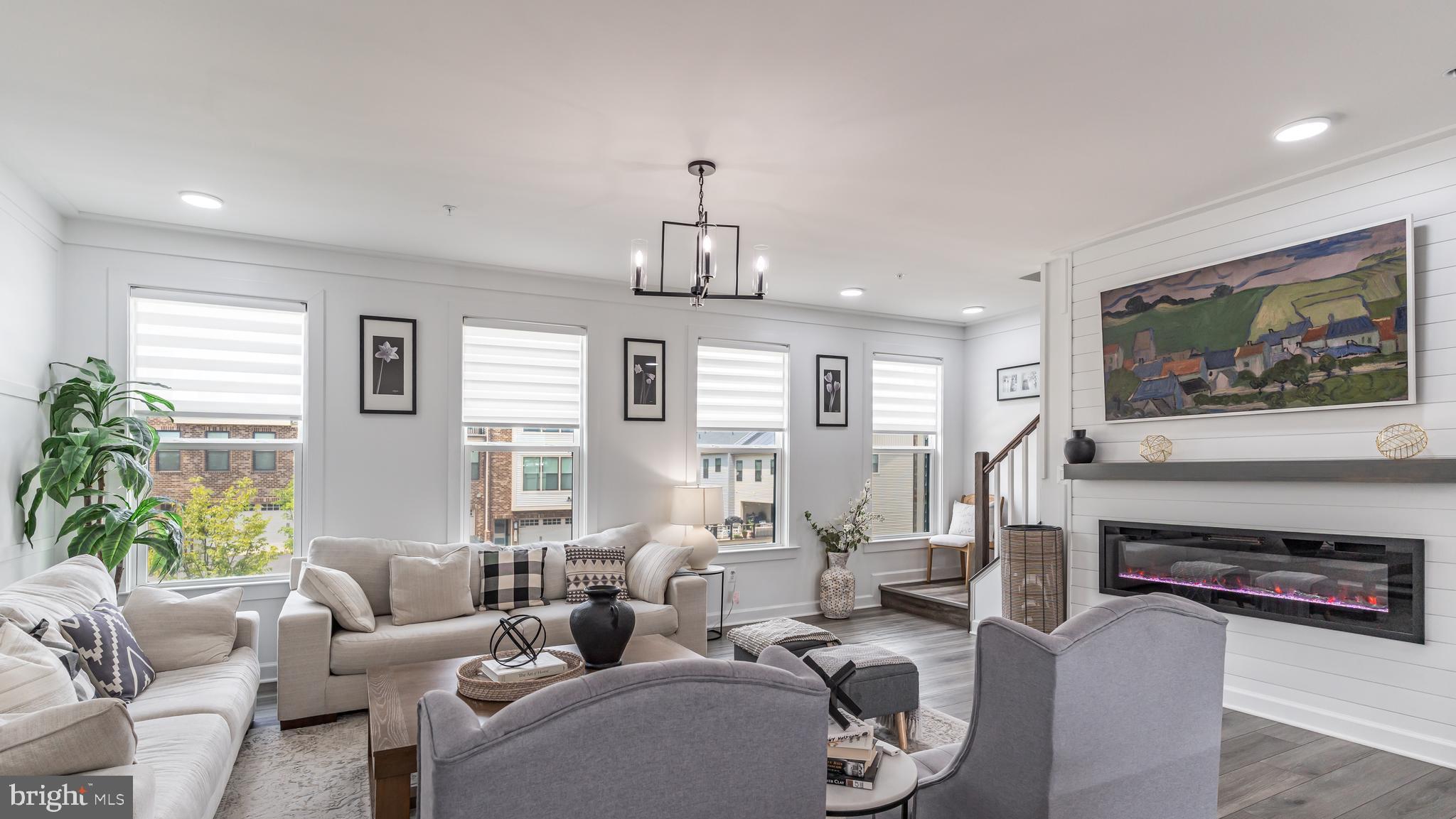 LONGVIEW RIDGE - Residential