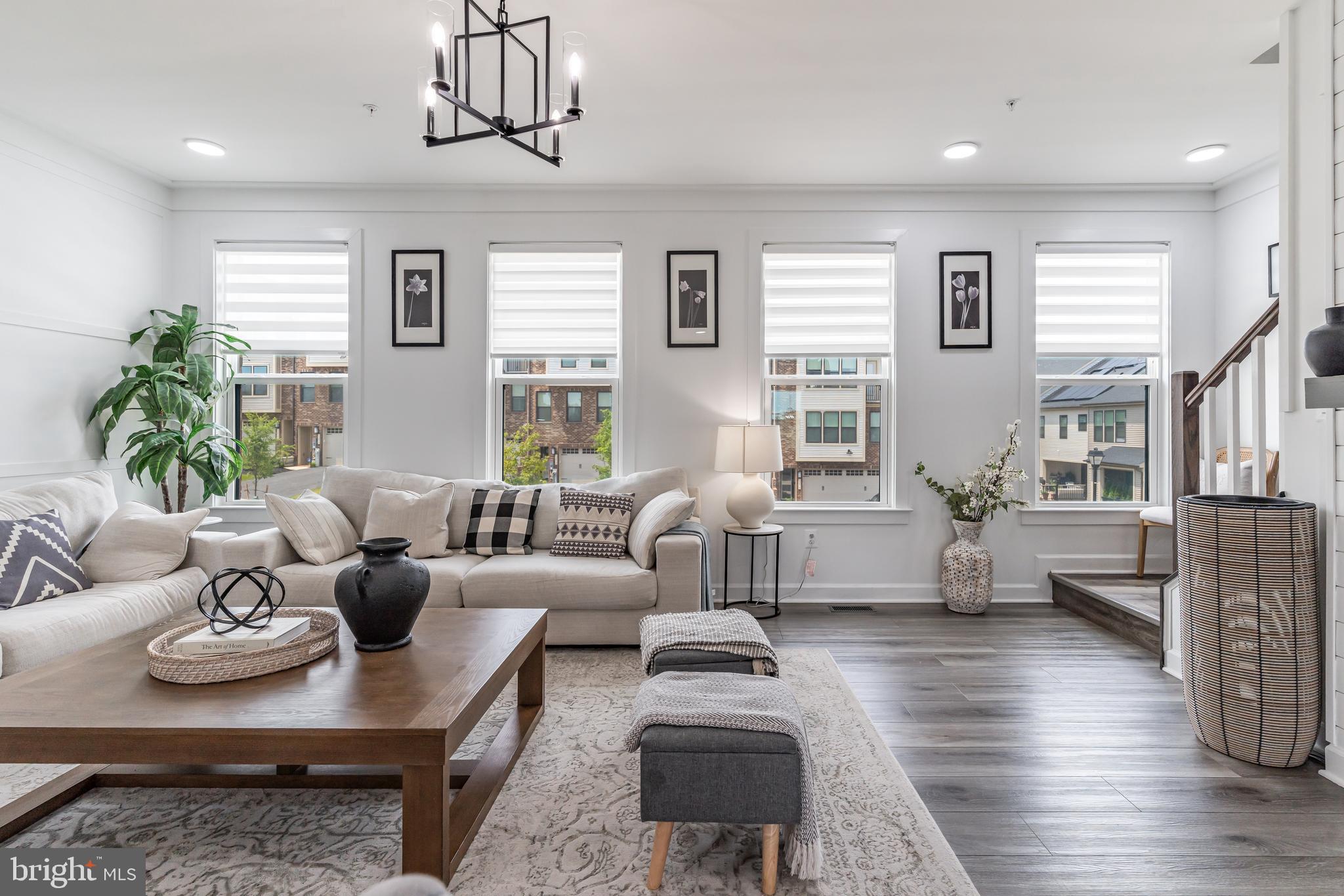 LONGVIEW RIDGE - Residential