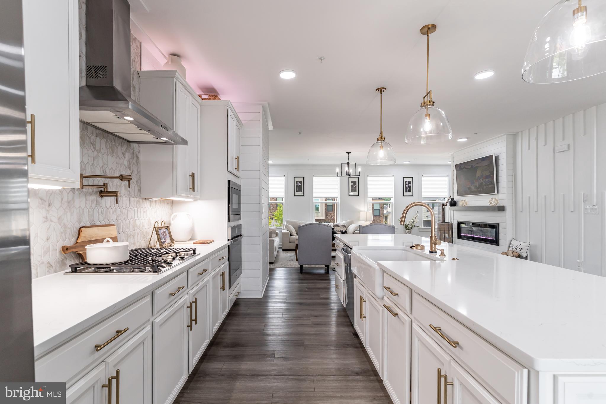 LONGVIEW RIDGE - Residential