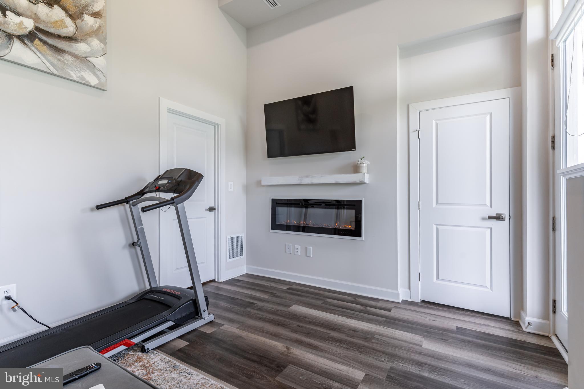 LONGVIEW RIDGE - Residential
