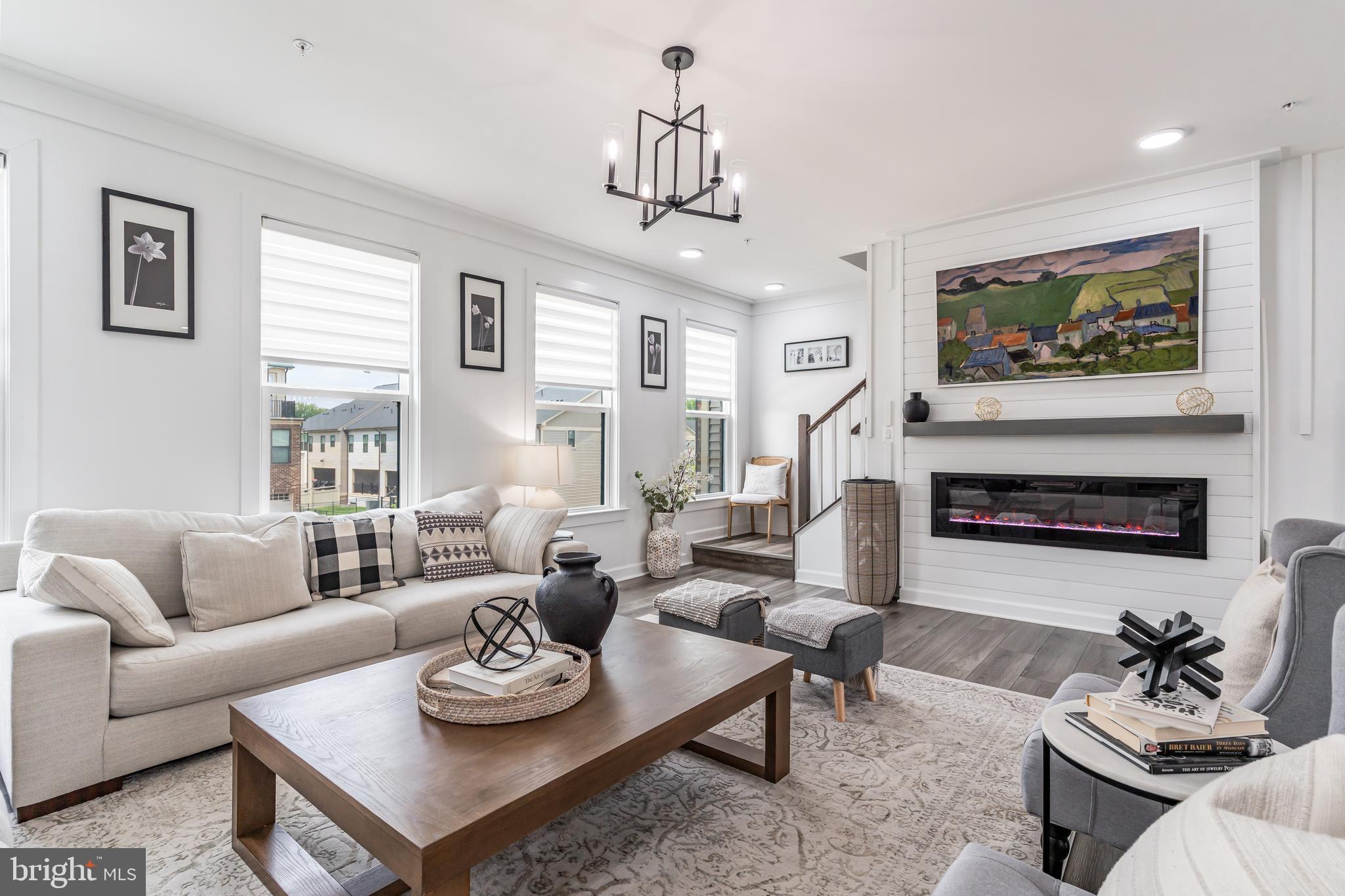 LONGVIEW RIDGE - Residential