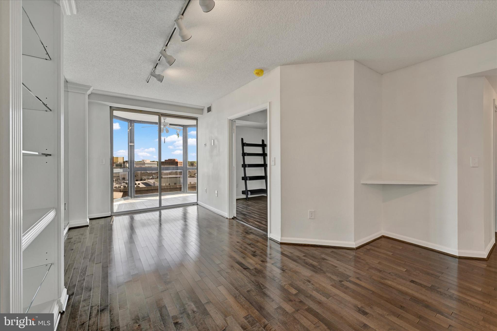THE VICTORIA CODM - Residential