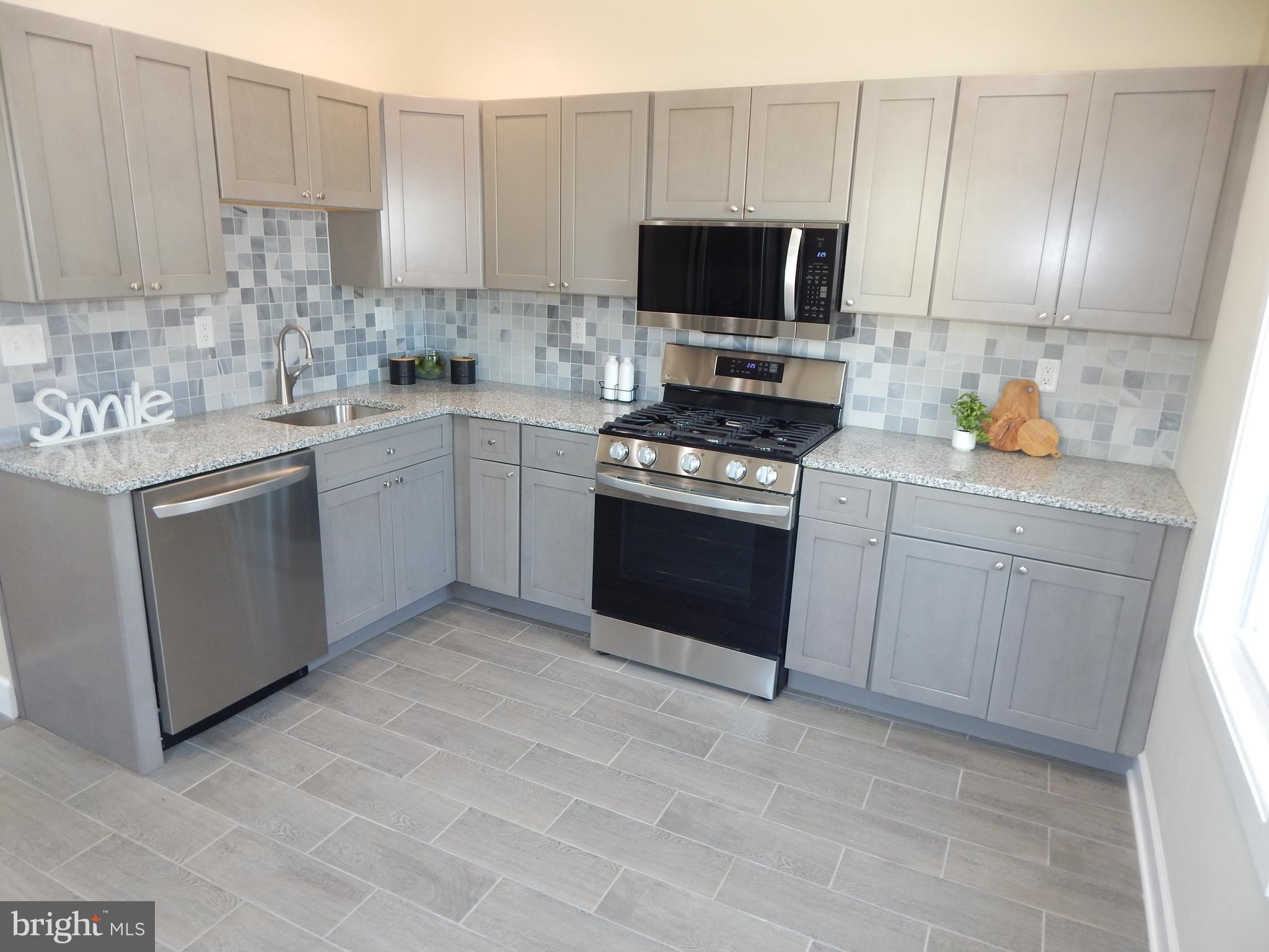 ELLWOOD PARK - Residential
