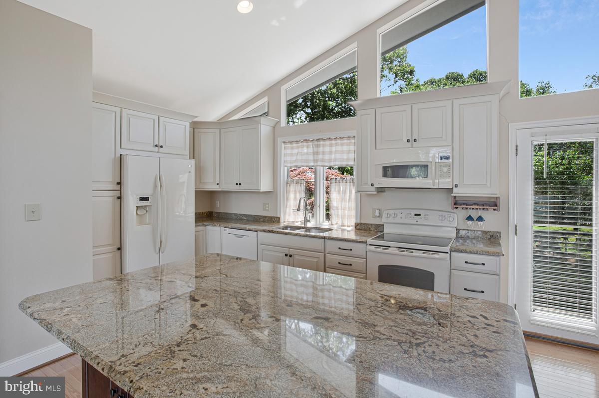DEALE BEACH - Residential