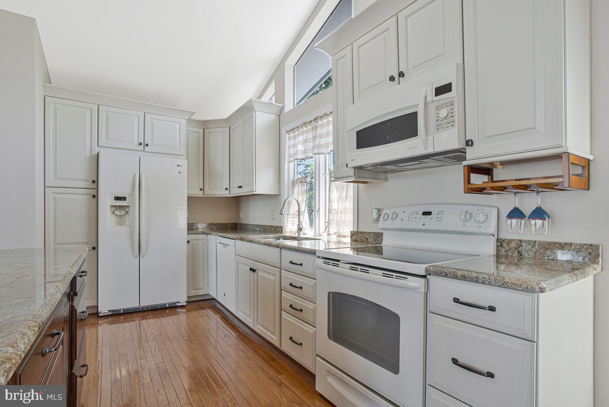 DEALE BEACH - Residential