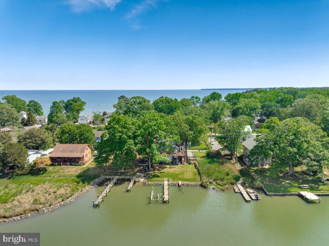 DEALE BEACH - Residential