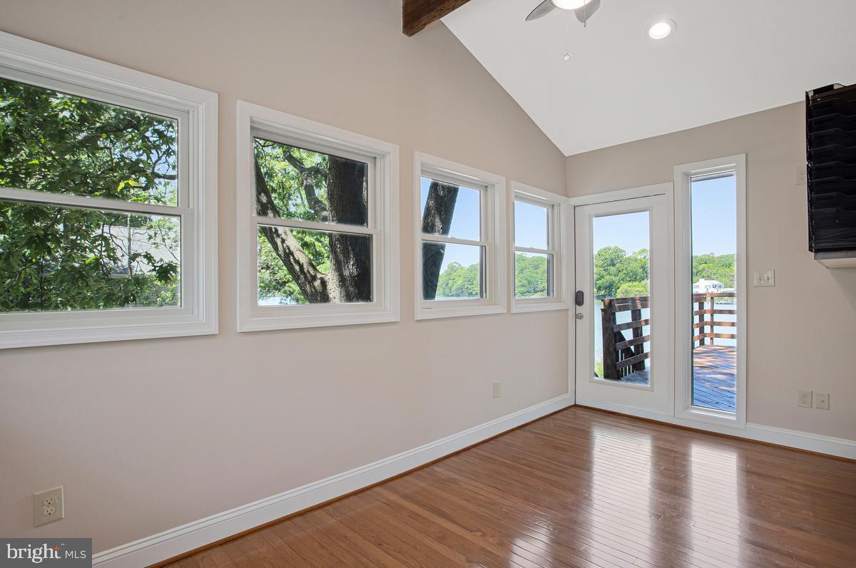 DEALE BEACH - Residential