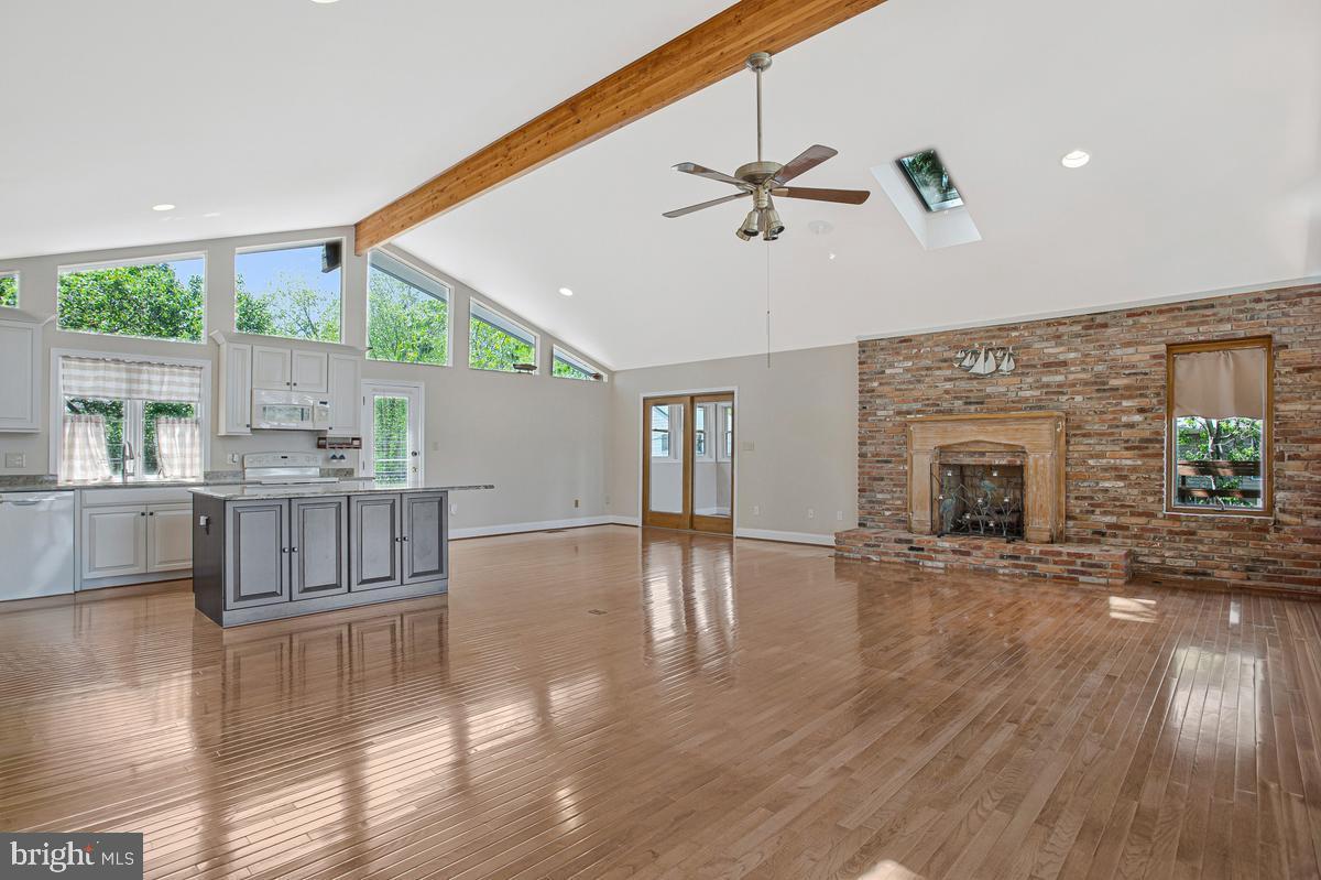 DEALE BEACH - Residential