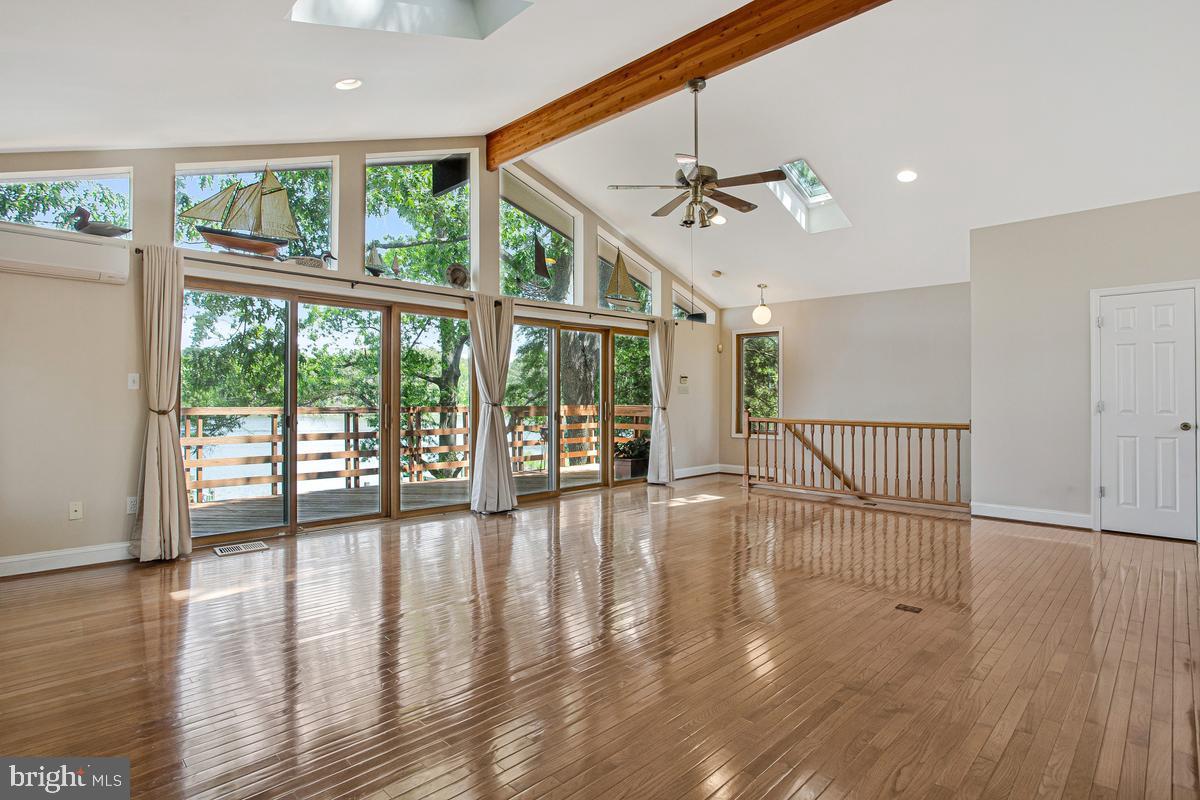 DEALE BEACH - Residential