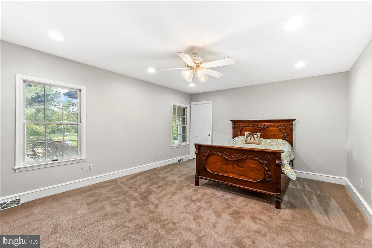 CARAVEL FARMS - Residential