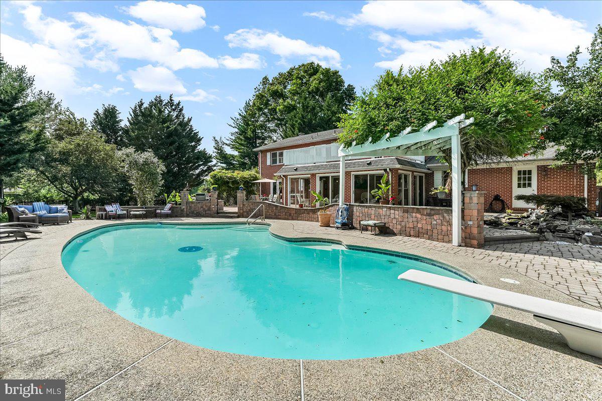 CARAVEL FARMS - Residential