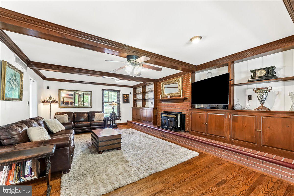 CARAVEL FARMS - Residential