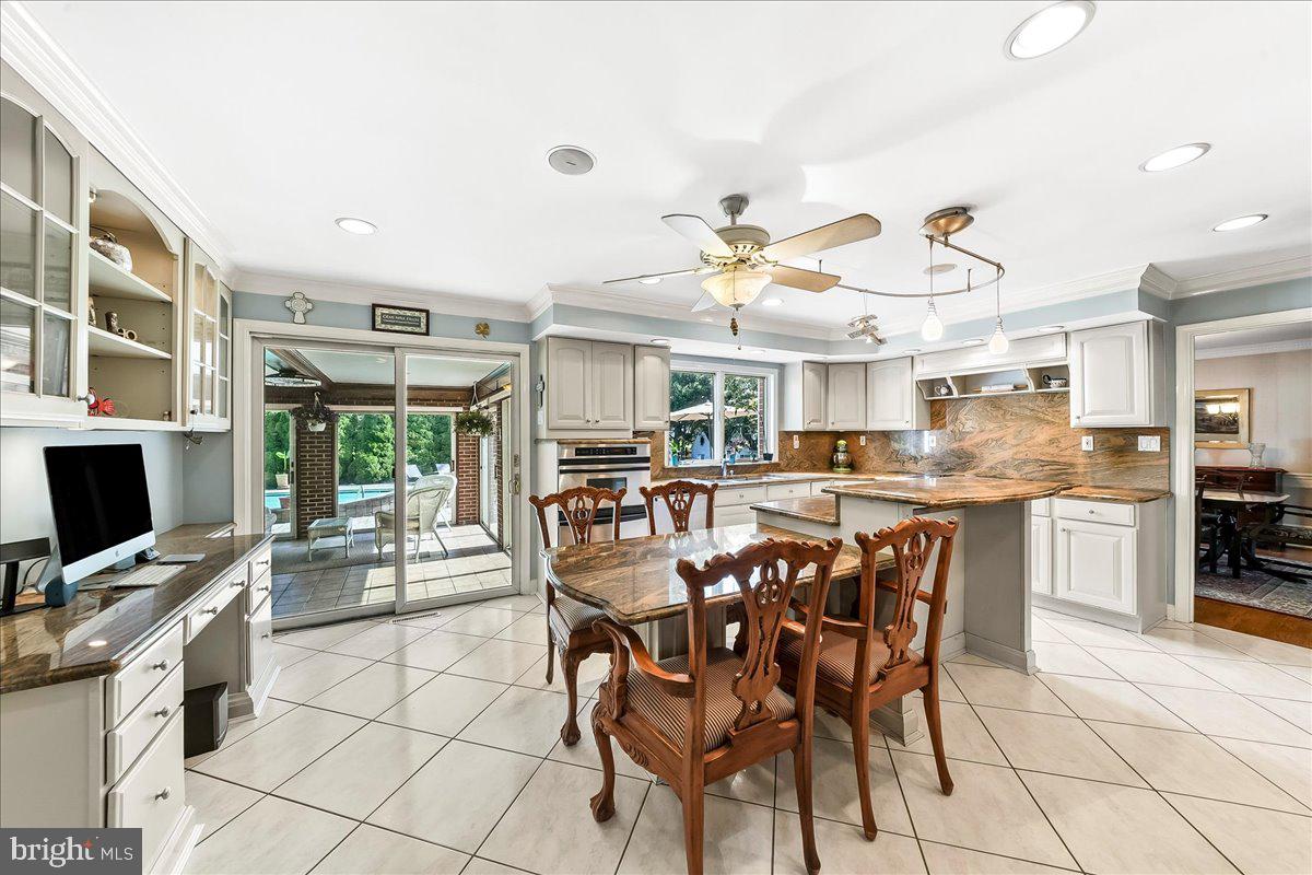 CARAVEL FARMS - Residential
