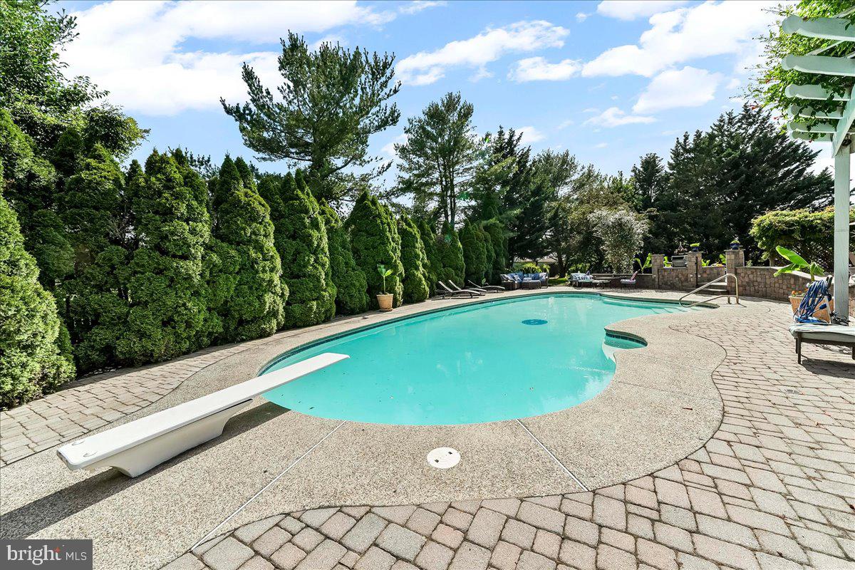 CARAVEL FARMS - Residential