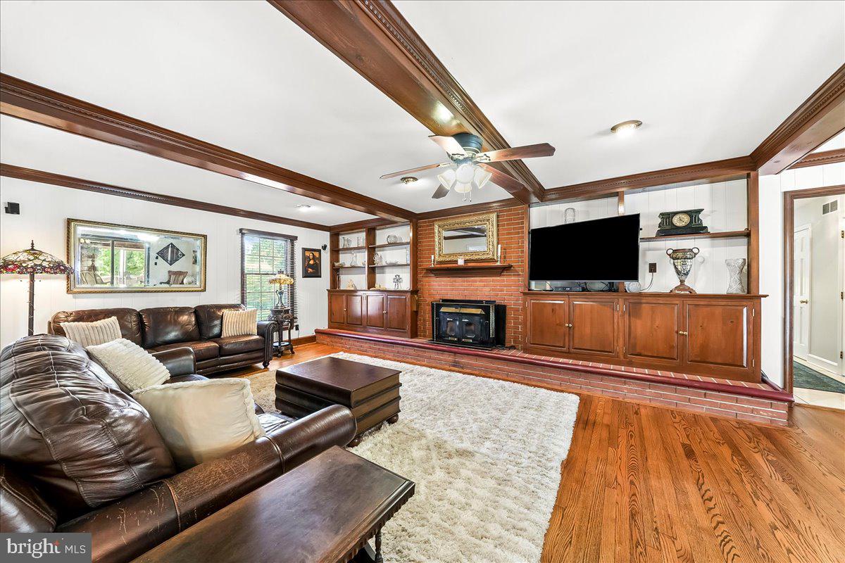 CARAVEL FARMS - Residential