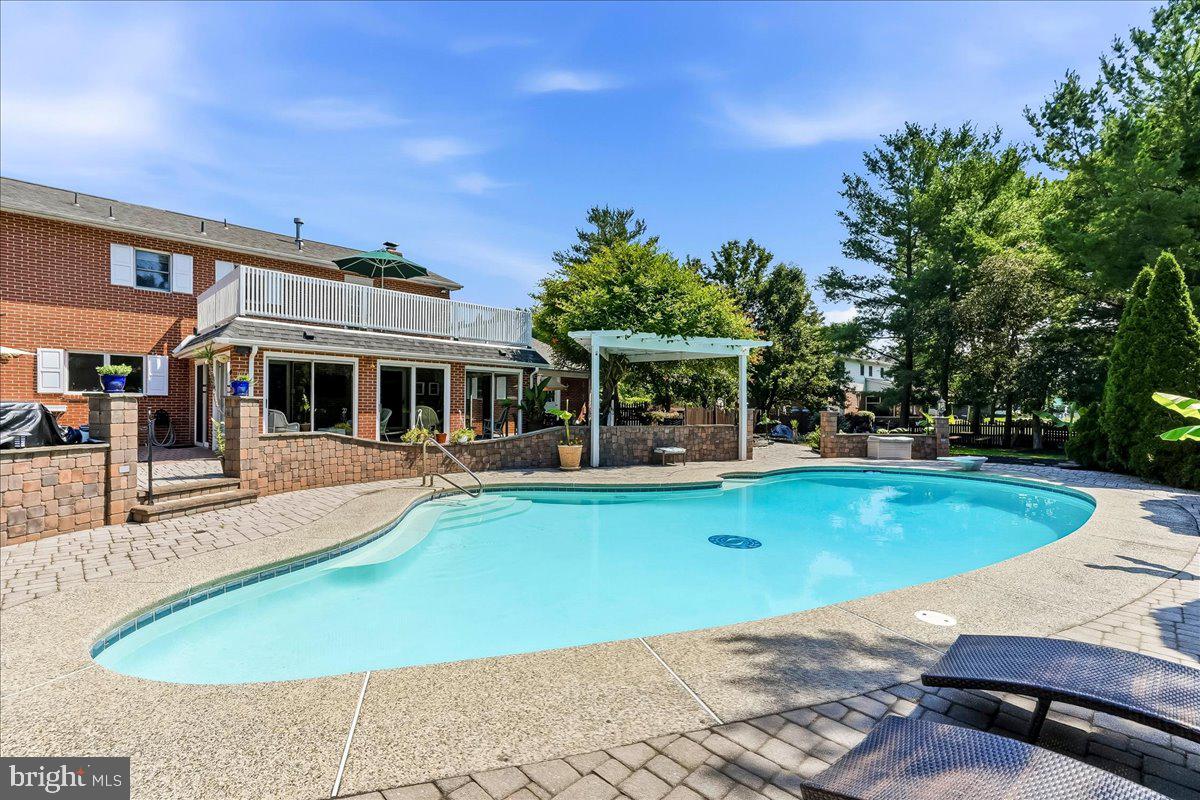 CARAVEL FARMS - Residential