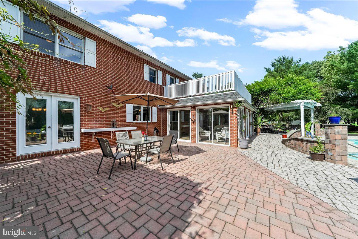 CARAVEL FARMS - Residential