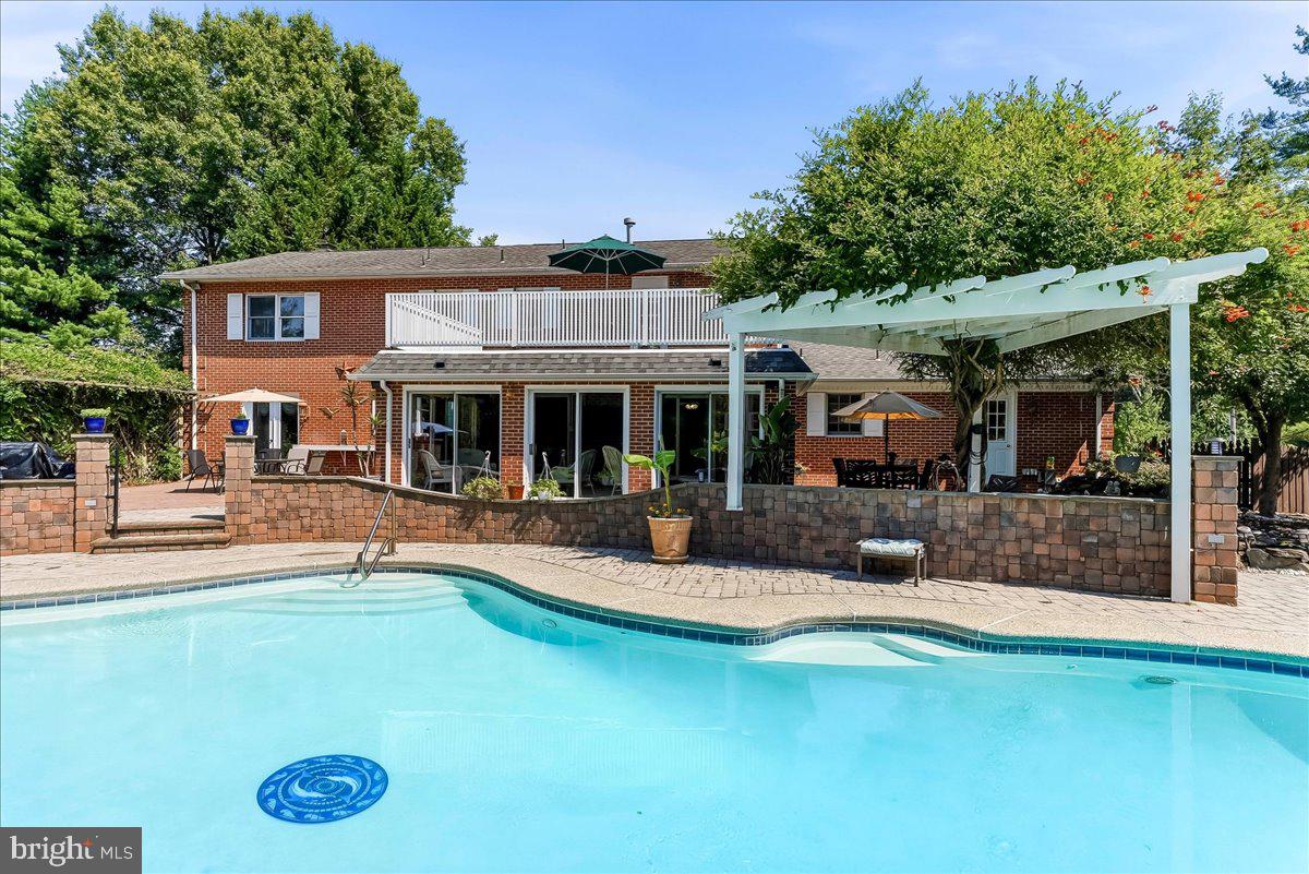 CARAVEL FARMS - Residential