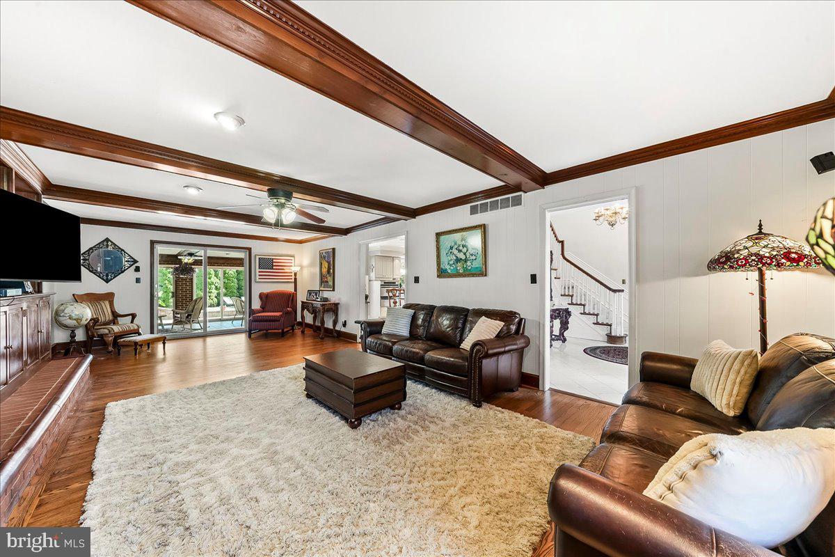 CARAVEL FARMS - Residential
