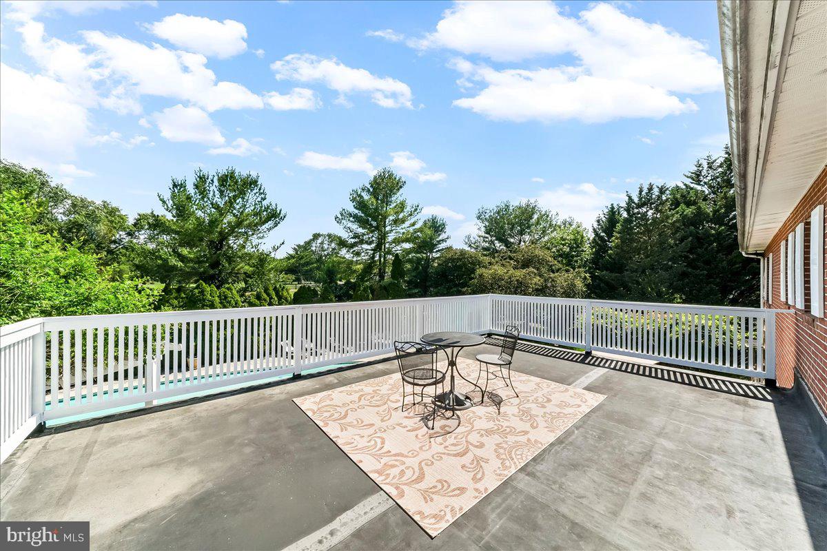 CARAVEL FARMS - Residential