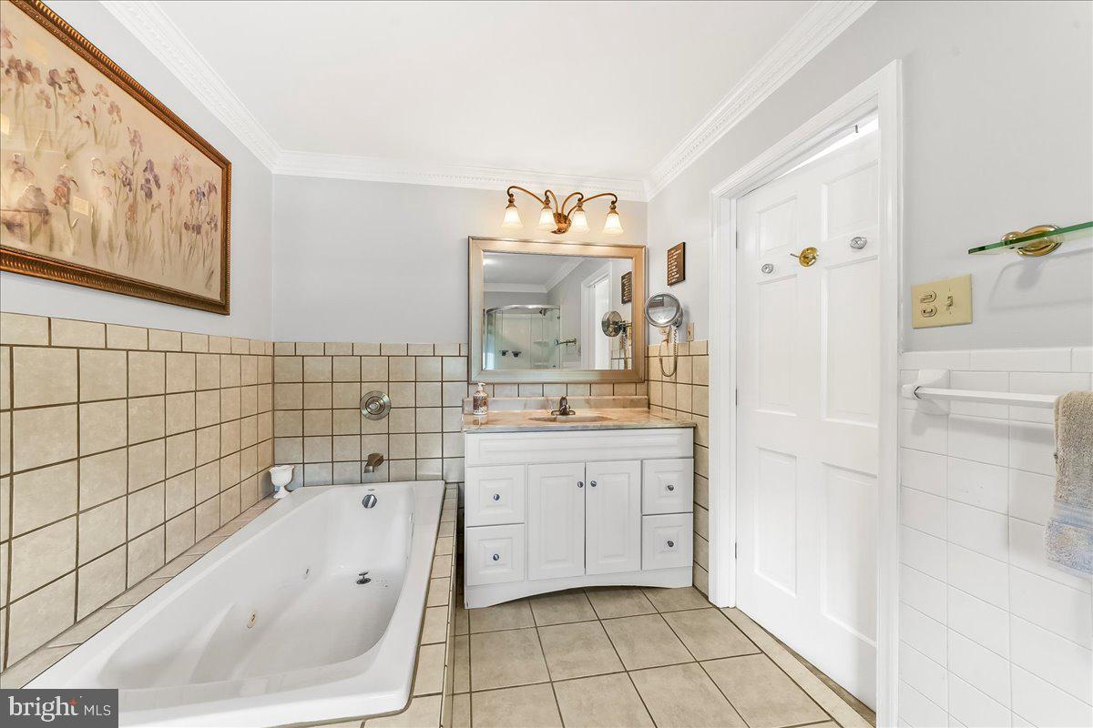 CARAVEL FARMS - Residential