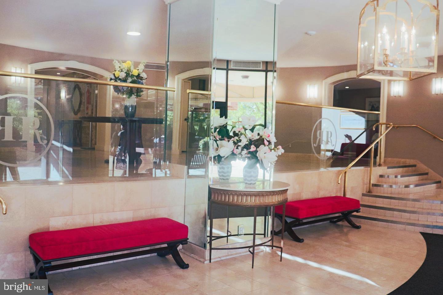 ROTONDA - Residential Lease