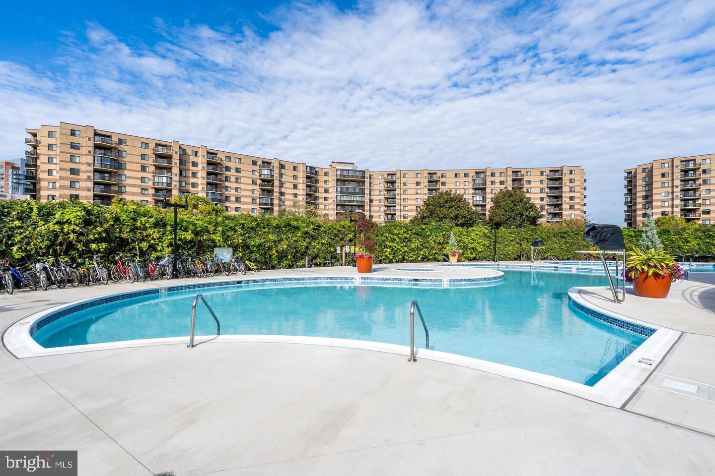 ROTONDA - Residential Lease