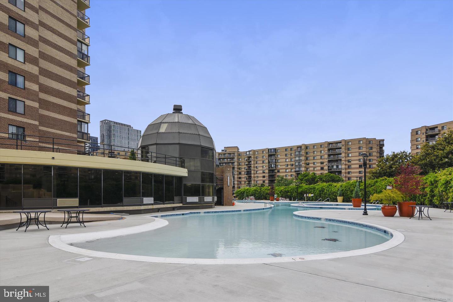 ROTONDA - Residential Lease