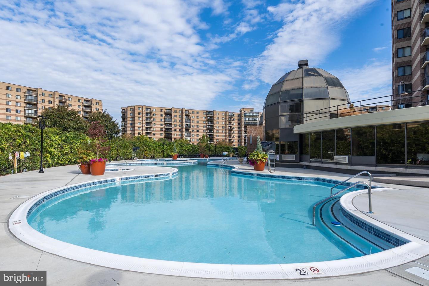ROTONDA - Residential Lease