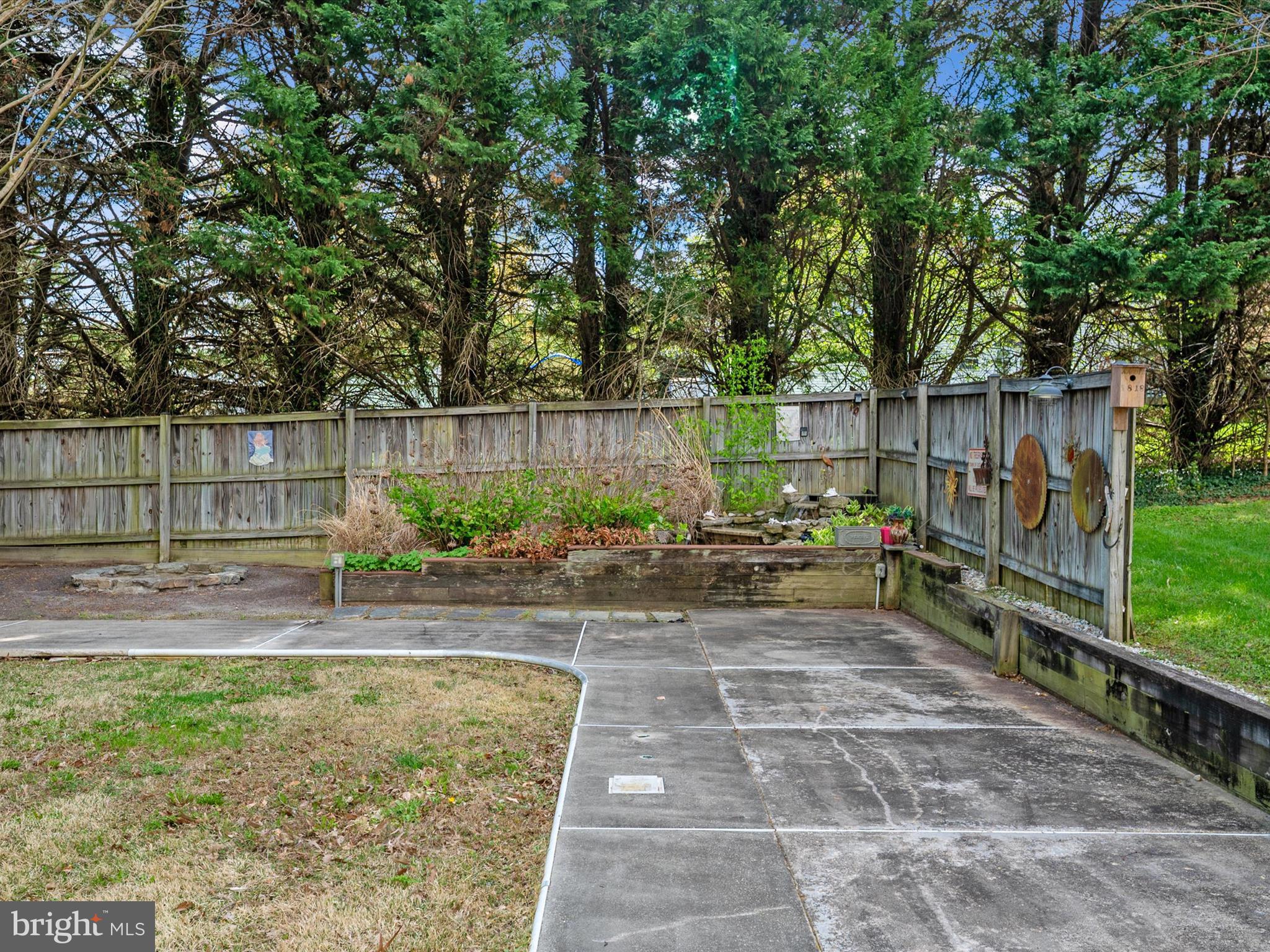 BAY COUNTRY - Residential