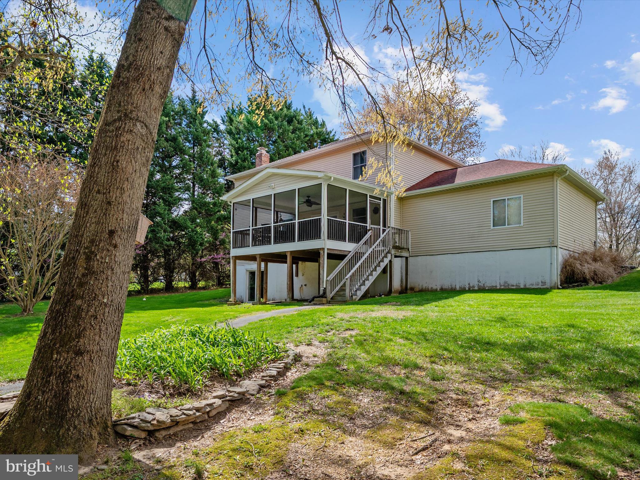 BAY COUNTRY - Residential
