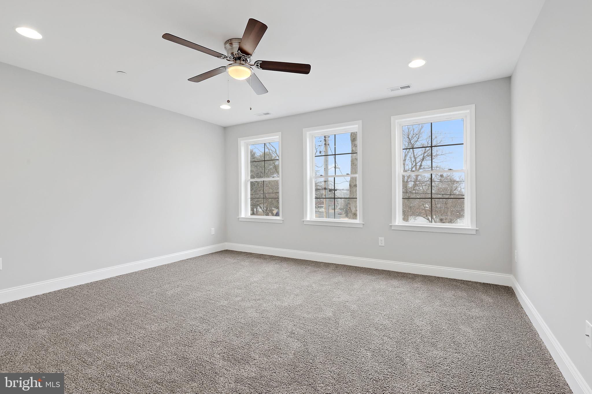 RIVIERA BEACH - Residential