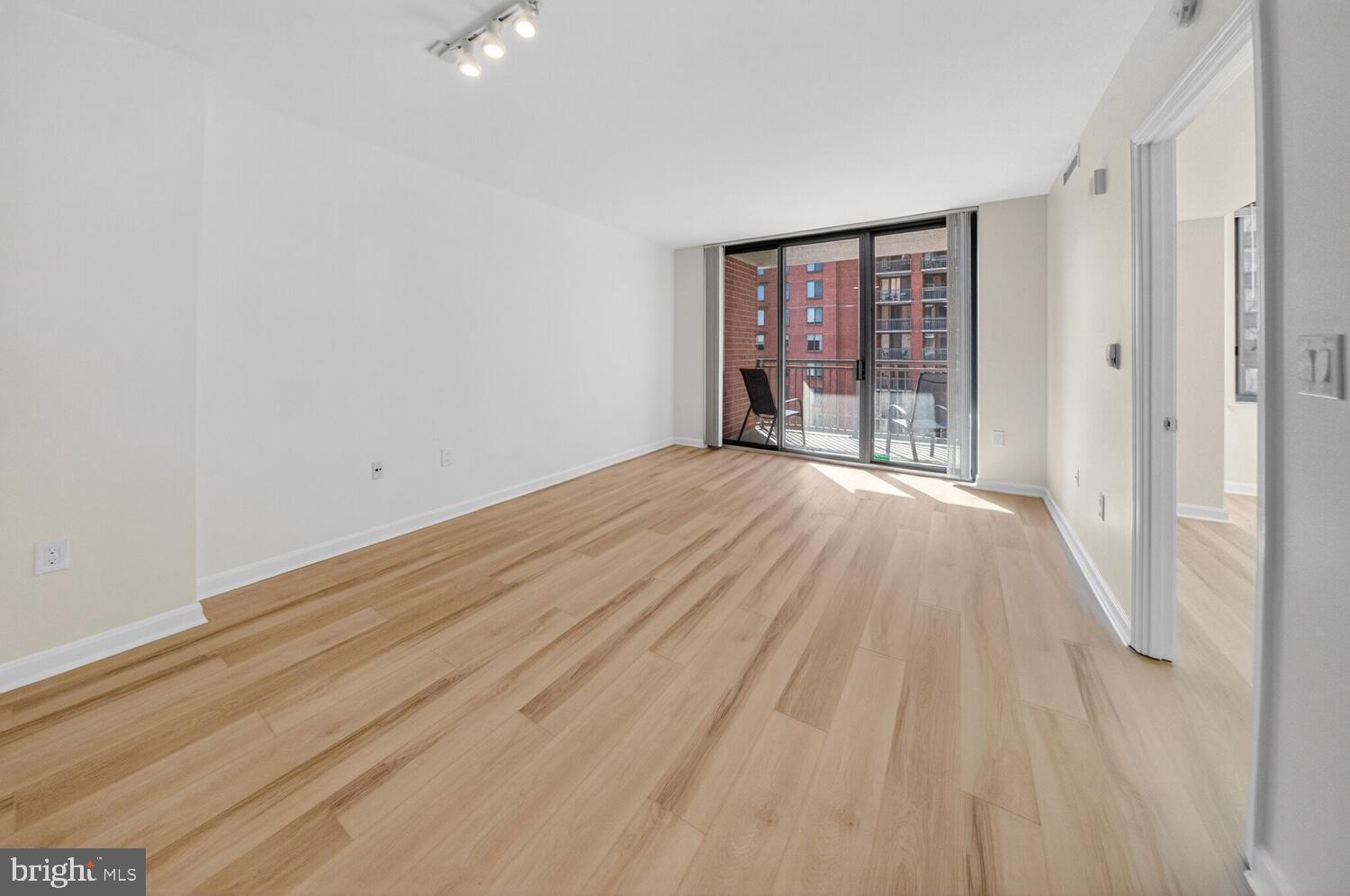 GALLERY AT WHITE FLINT - Residential