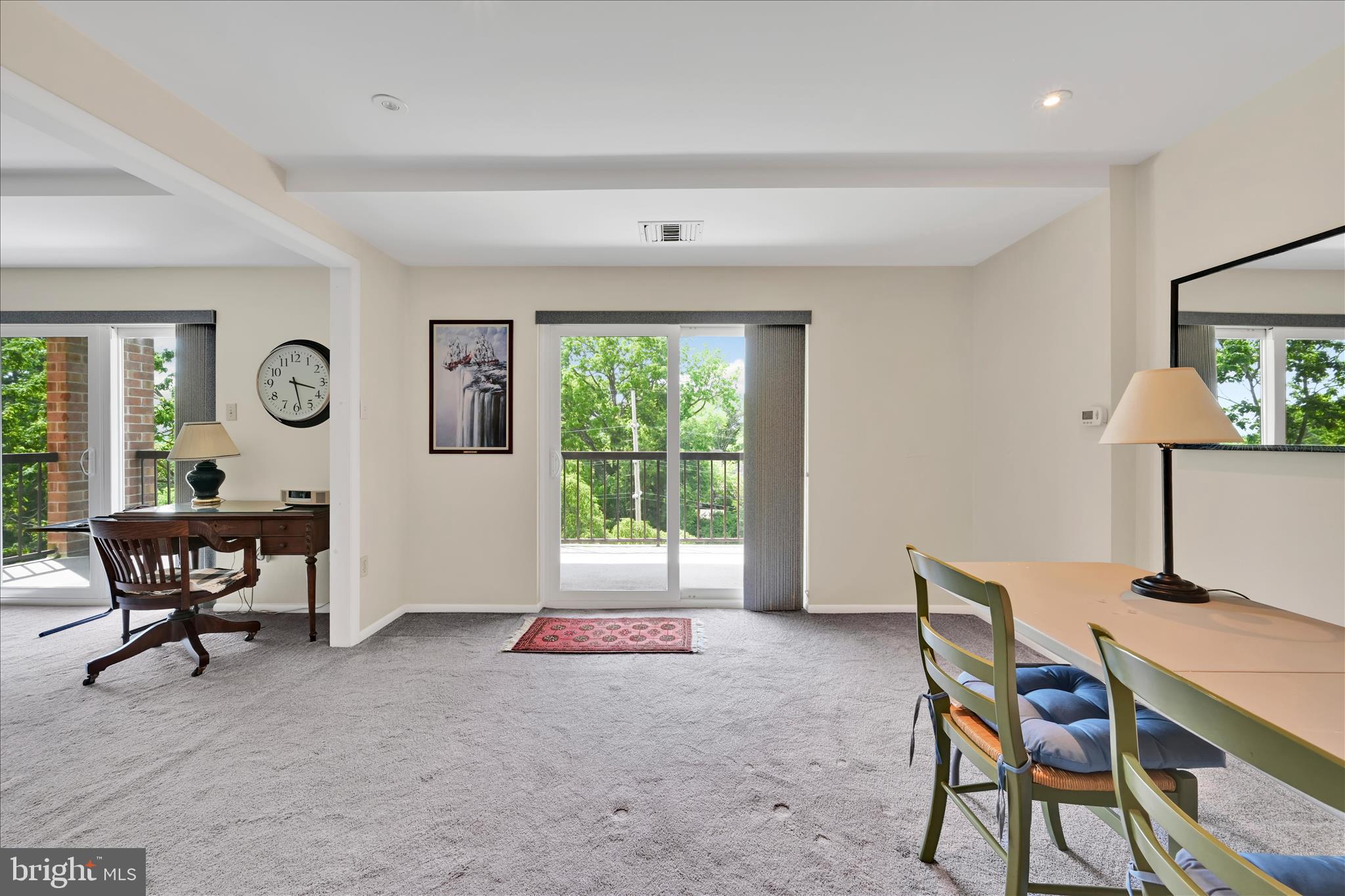 HUMMINGBIRD HILL - Residential