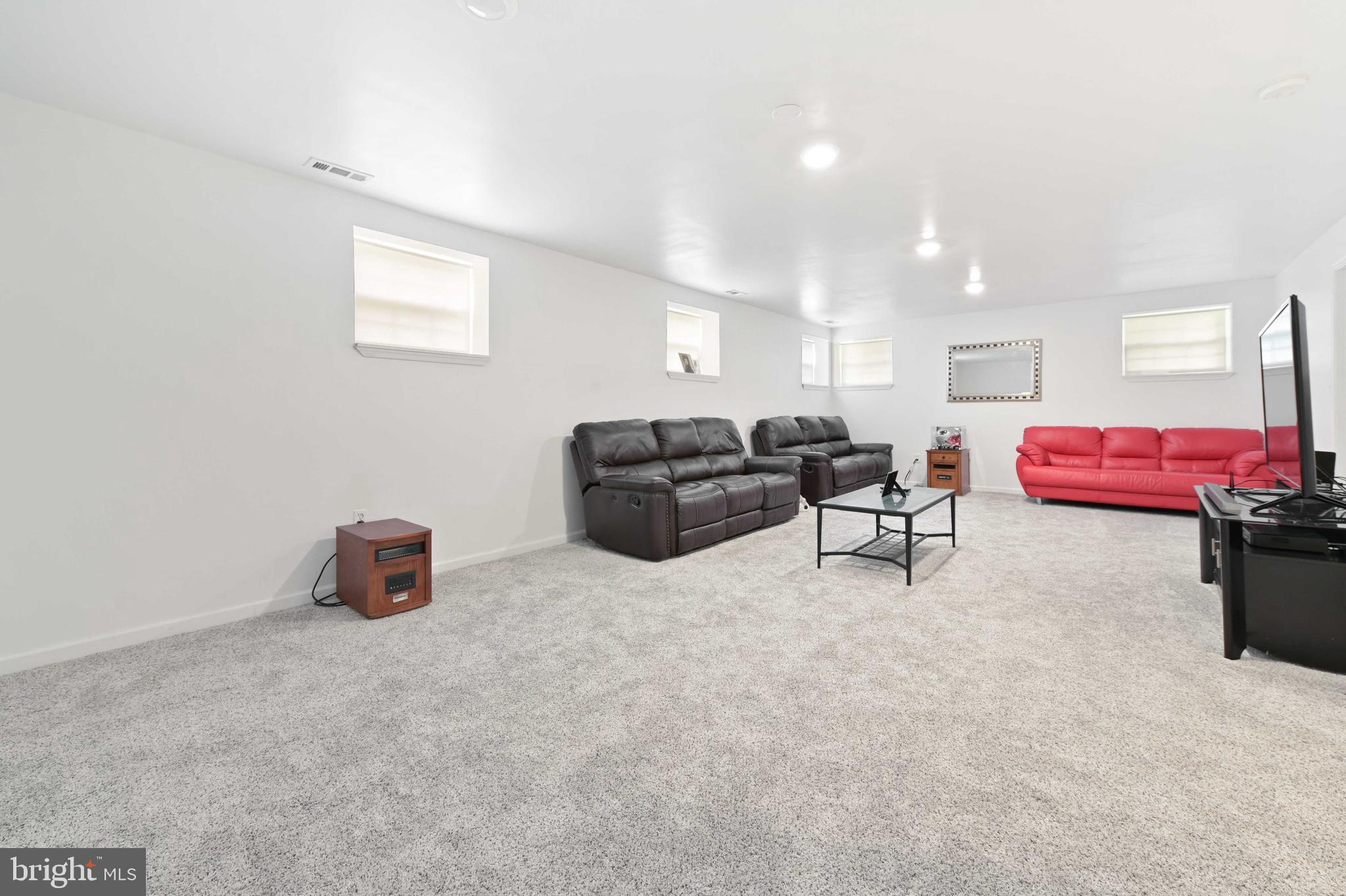 HOPEWELL POINTE - Residential